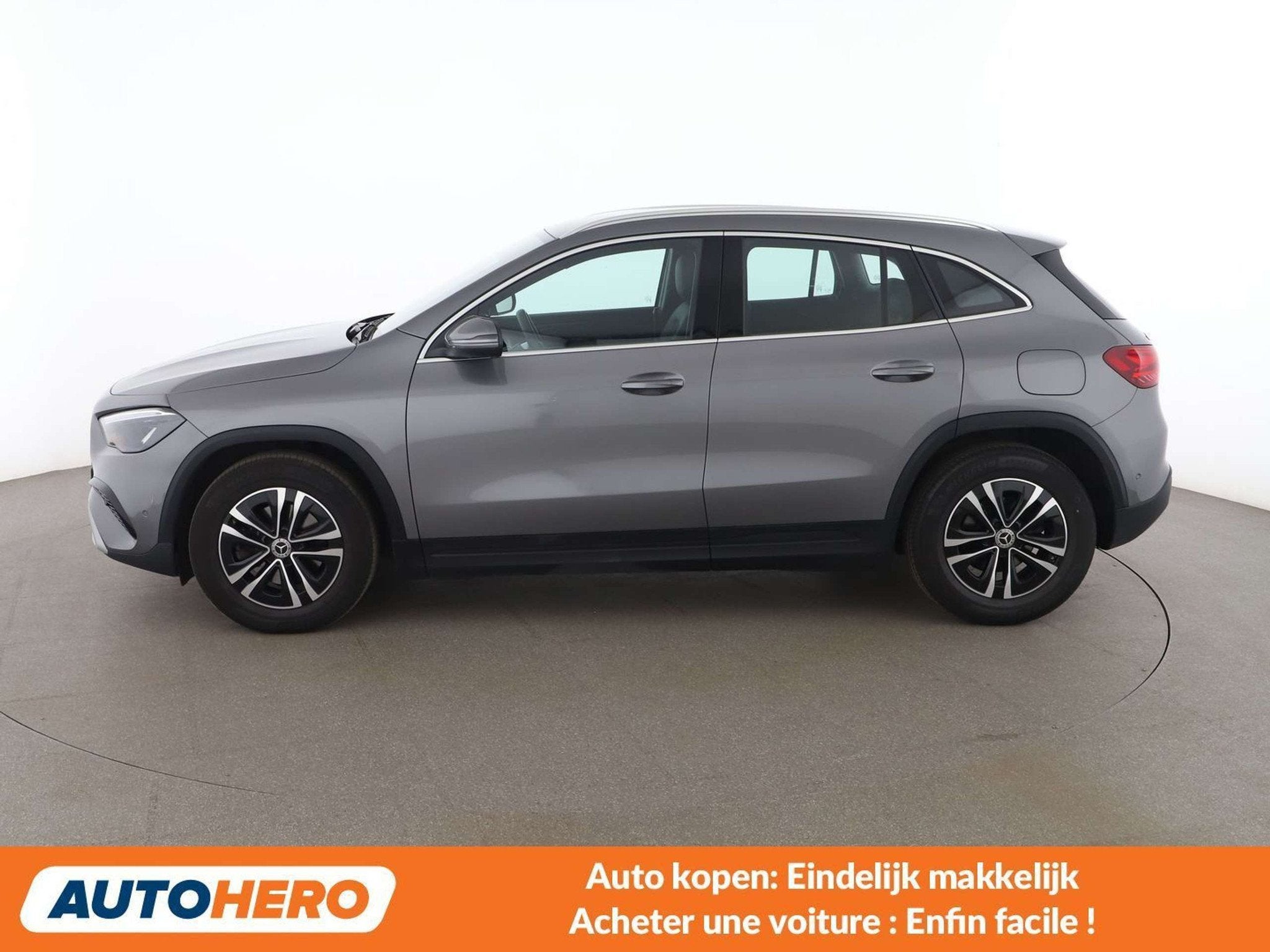 Mercedes-Benz GLA 180 GLA 180 Mild-Hybrid (bj 2025), Auto's, Mercedes-Benz, Gebruikt, Zwart, 136 pk, https://public.car-pass.be/vhr/de4e39c1-db9a-4c25-b5d7-c0ed0aa2b6ef
