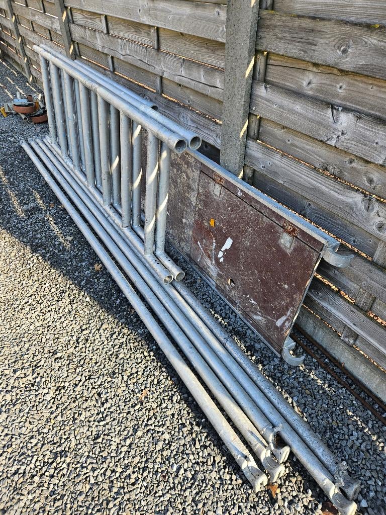 alu stelling met grote uitdraaibare wielen, zeer lage prijs, Ophalen, Gebruikt, Rolsteiger of Kamersteiger, 2 tot 5 meter