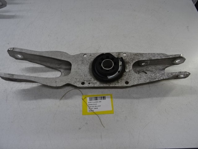 BRAS DE SUSPENSION ARRIÈRE DROIT CLA (117.3) (A2463520202), Mercedes-Benz, Mevr. I. Hauben, Utilisé, Rue de l'Espoir 34 34
4030  GRIVEGNÉE, BE