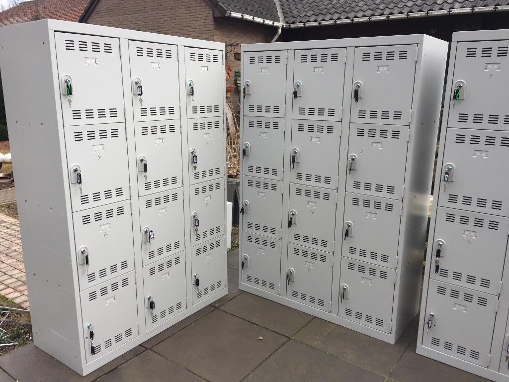 12 - deurs lockers lockerkasten vakkenkasten / opbergkasten, Enlèvement, Comme neuf