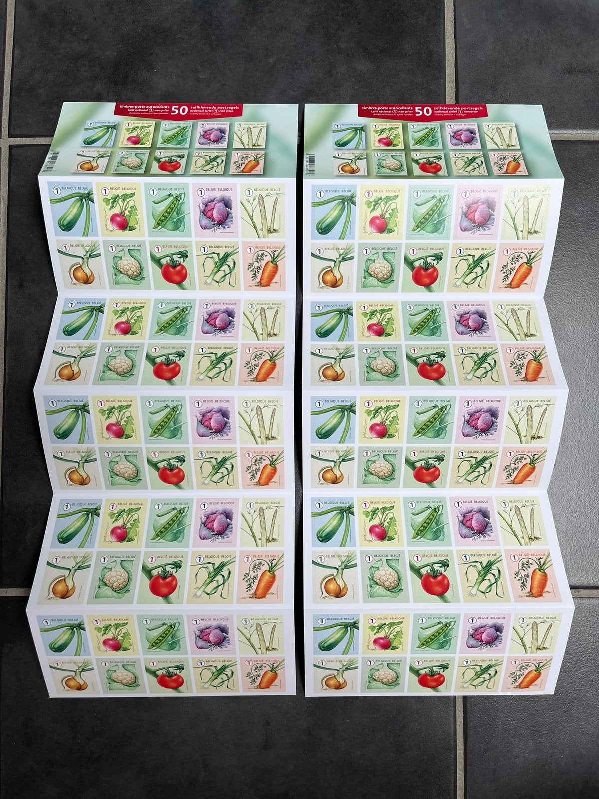 100 zelfklevende postzegels ongebruikt, Ophalen of Verzenden, Zo goed als nieuw
