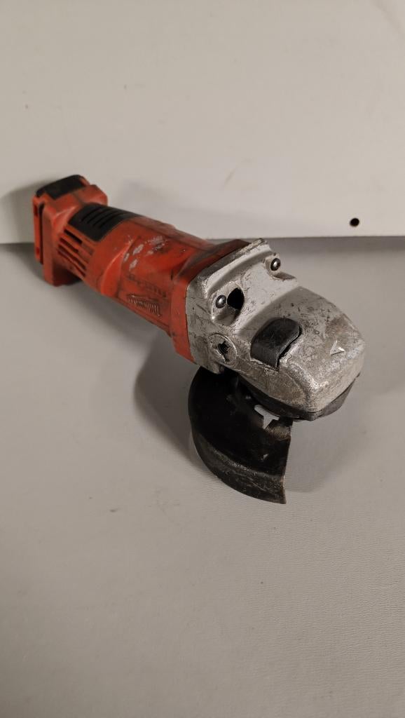 Milwaukee slijpmachine te koop, Doe-het-zelf en Bouw, Ophalen, Gebruikt, Minder dan 700 watt, Haakse handslijpmachine