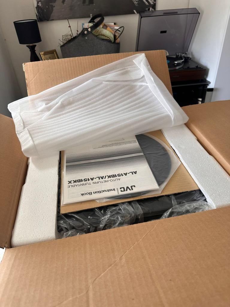Nieuwe draaitafel van JVC AL-A151BK, TV, Hi-fi & Vidéo, Tourne-disques, Neuf, Autres marques, Tourne-disque, Enlèvement