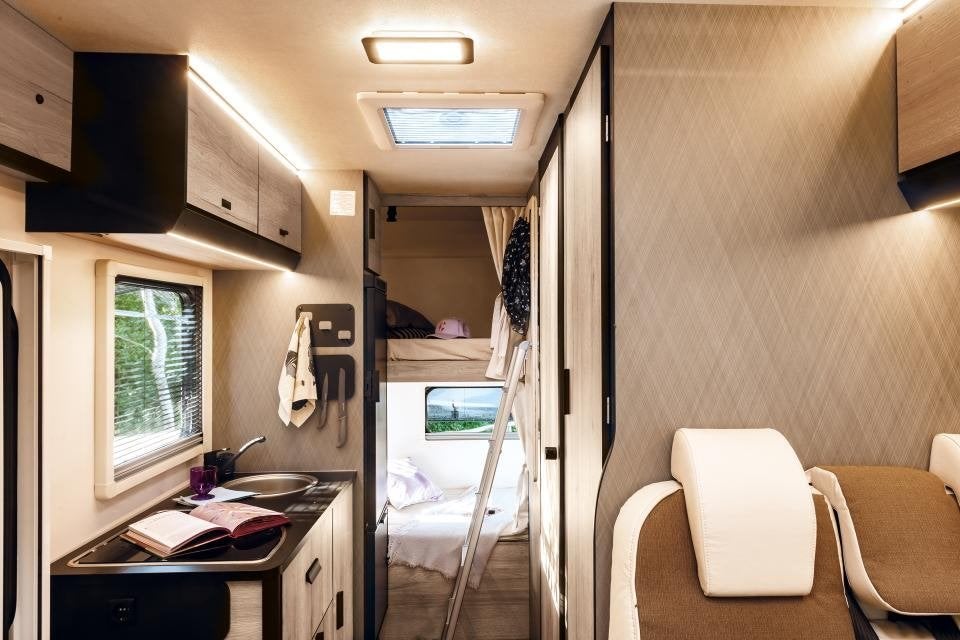 Nouvelle rentrée Rimor XGO Dynamic 39 | 6 places &couchages, Caravanes & Camping, Camping-cars, 6 à 7 mètres, Fiat, Boîte manuelle