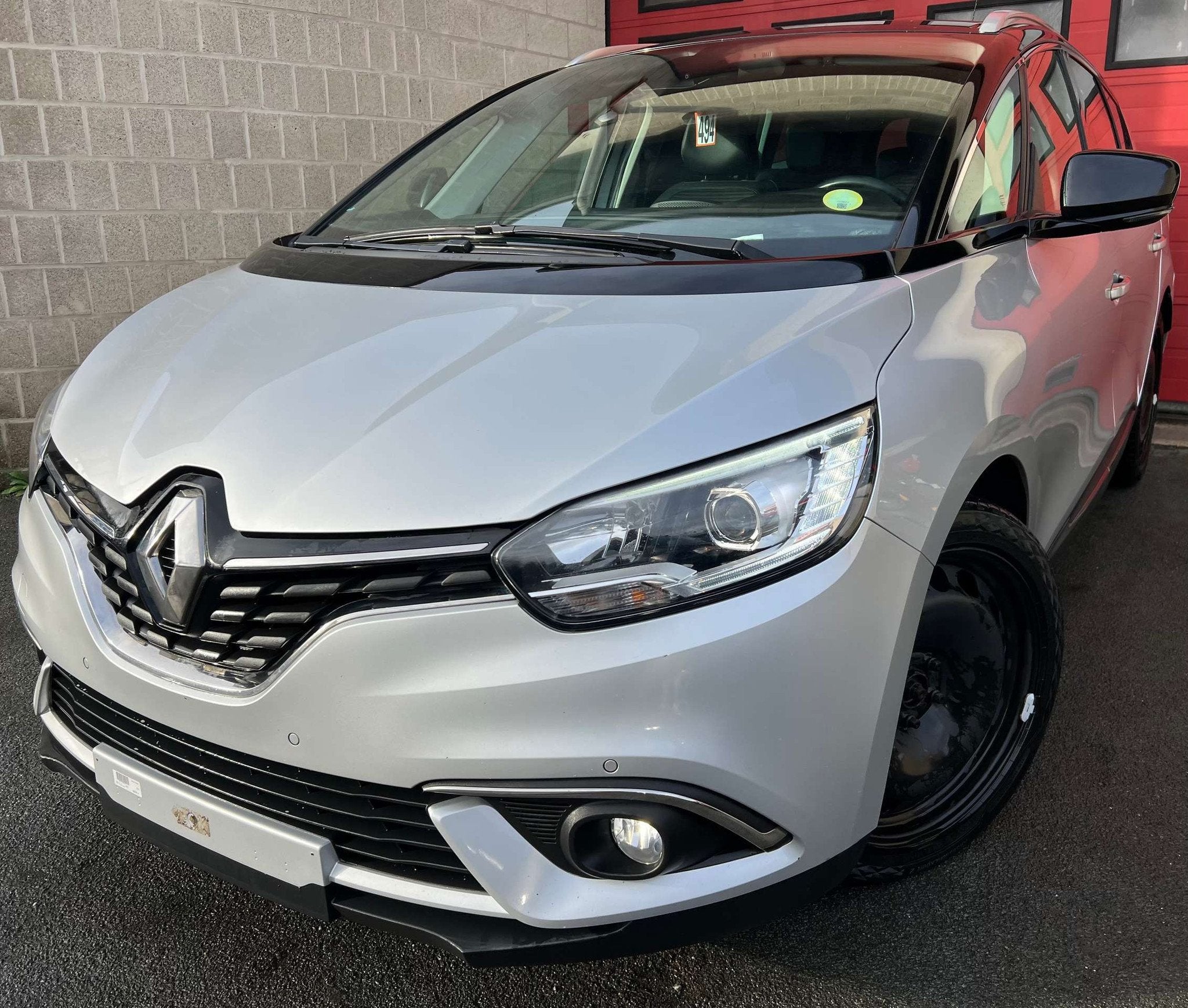 Renault Grand Scénic 1.7 Blue dCi Black Edition + 7 PLACES, Gebruikt, 4 cilinders, 1749 cc, https://public.car-pass.be/vhr/530c54fe-8e75-40cc-8207-0b2a5bb8018f