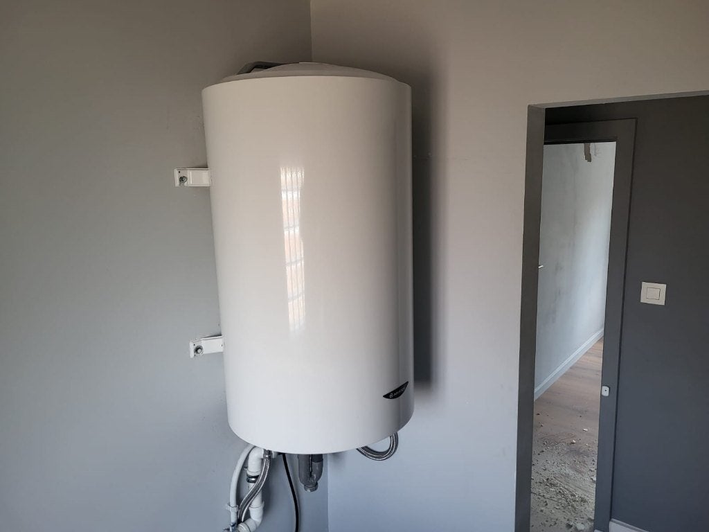 Ariston XP150 waterboiler 150 Liter - Mono-fase, Ophalen, 100 liter of meer, Boiler, Minder dan 3 jaar oud