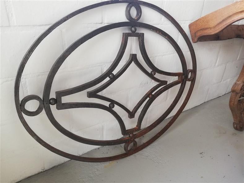 Smeedijzeren (stal)raam, Ophalen