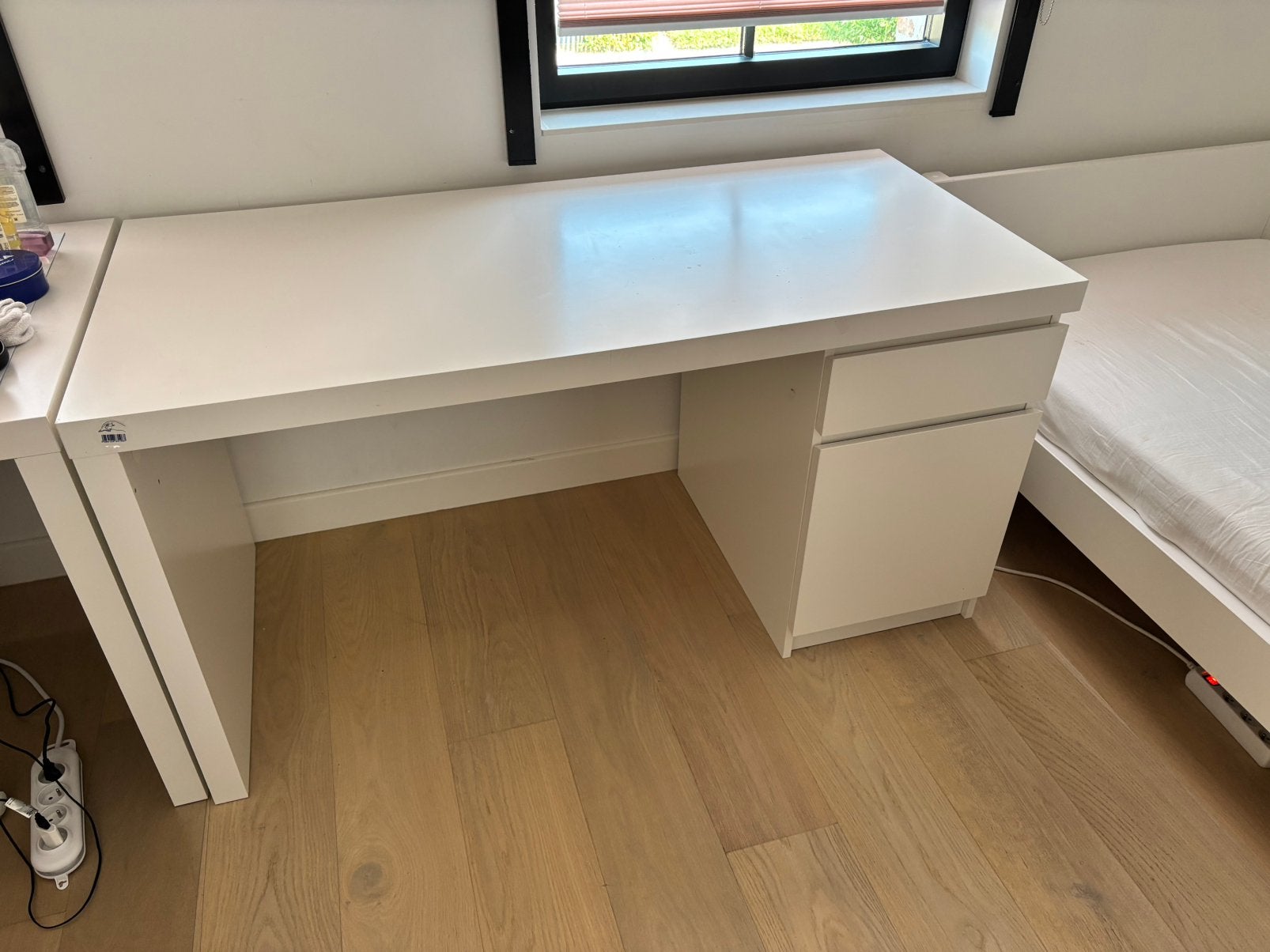 Malm bureau, Maison & Meubles, Enlèvement, Utilisé, IKEA, Espace de rangement