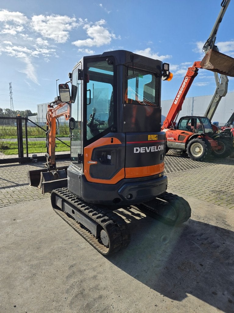 Develon DX27Z-7, Ophalen
