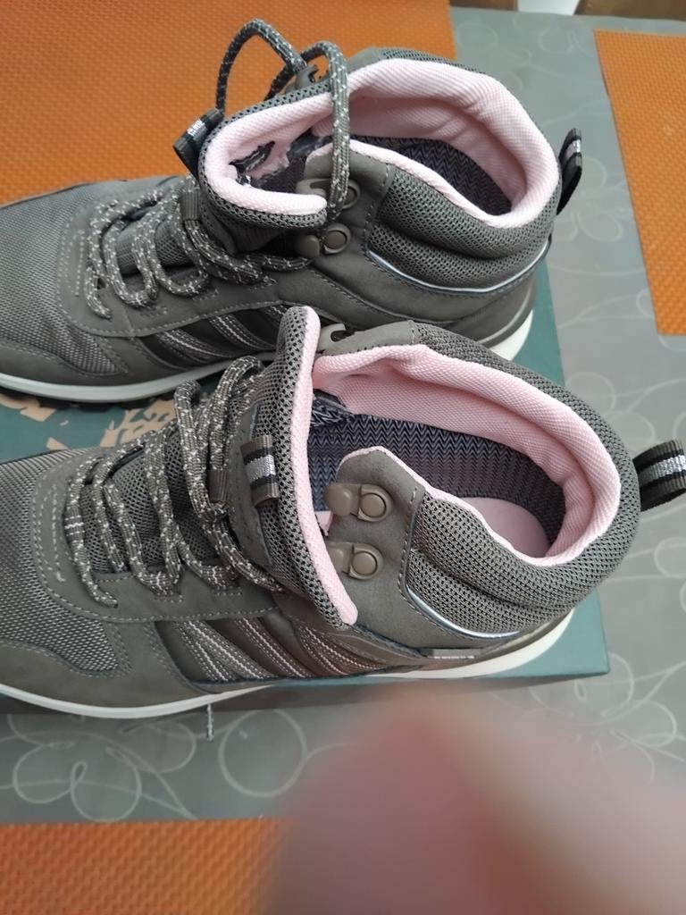Wandel schoenen nieuwe, Ophalen