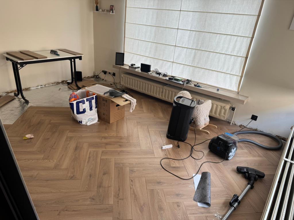 Visgraat laminaat opp 65m2 - deels nieuw, Doe-het-zelf en Bouw, Ophalen, Zo goed als nieuw, Laminaat