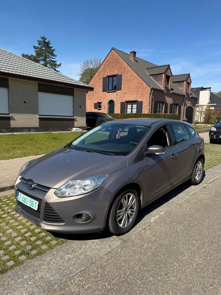 Ford Focus 2012 1.6 benzine Automaat 99.000 km!, Auto's, Ford, 4 cilinders, Bedrijf, 5 zetels, 5 deurs