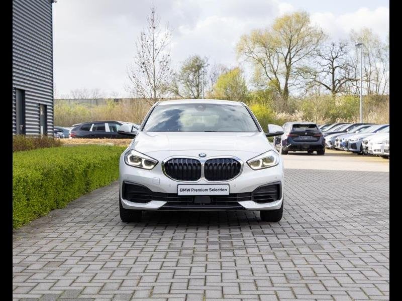 BMW 1-Serie Hatch, Auto's, BMW, https://public.car-pass.be/vhr/57dabe91-64f2-496b-a35b-99180bec19d6, 1 Reeks, Wit, Handgeschakeld