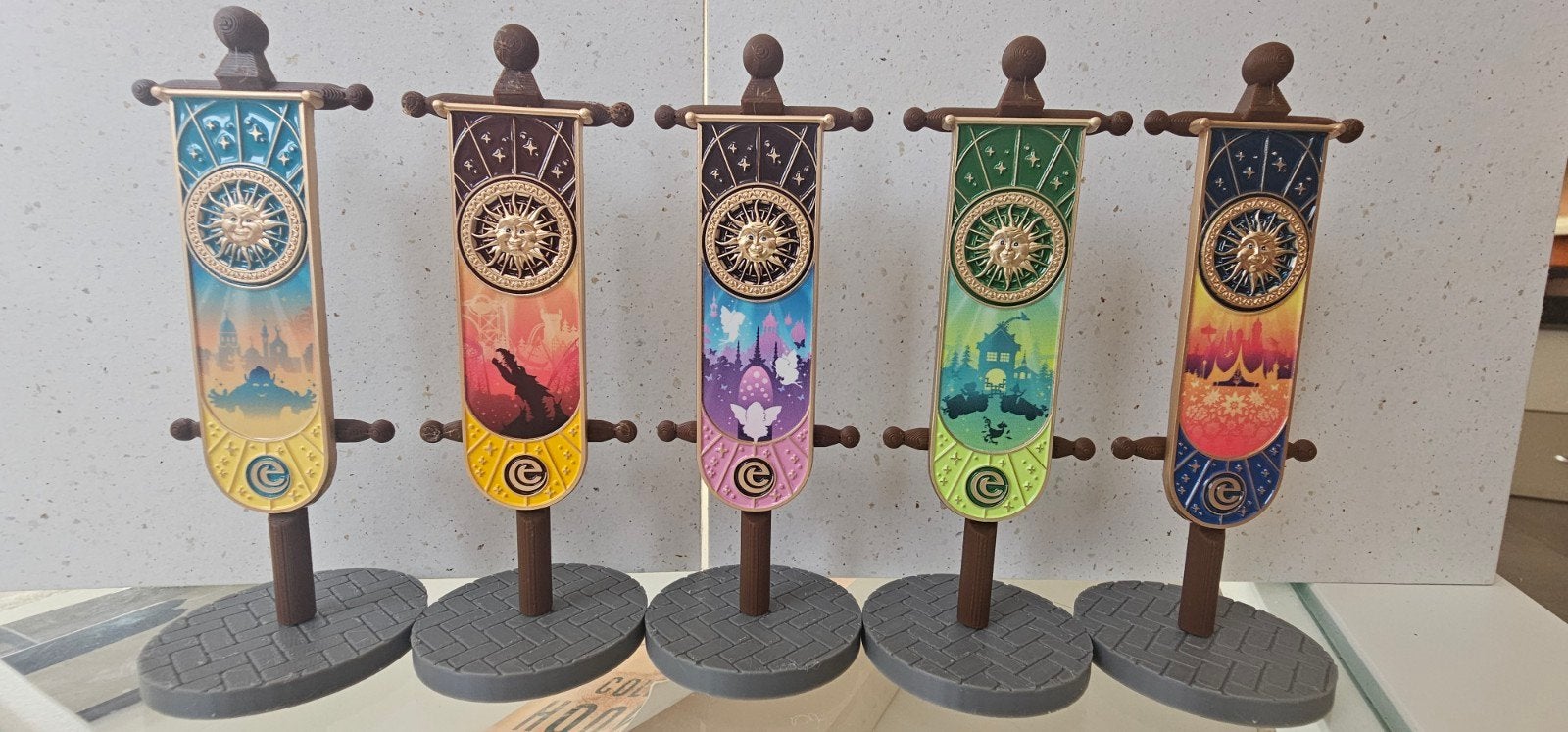 efteling pins houders, Verzenden