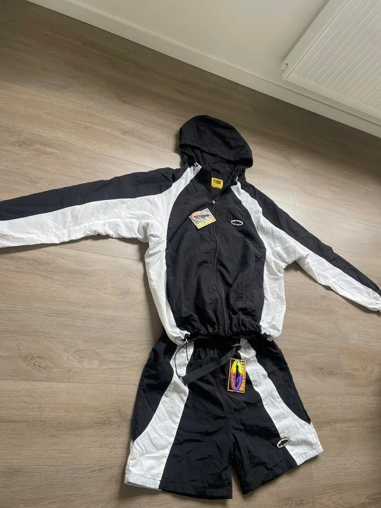 Corteiz zomerset, Ophalen of Verzenden, Zo goed als nieuw, Maat 52/54 (L)