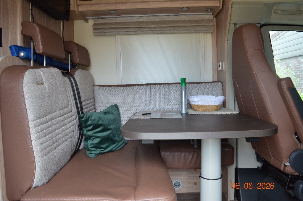 Kamper Burstner Lyseo, Caravans en Kamperen, Standaard zit, Ringverwarming, 7 tot 8 meter, Tot en met 3