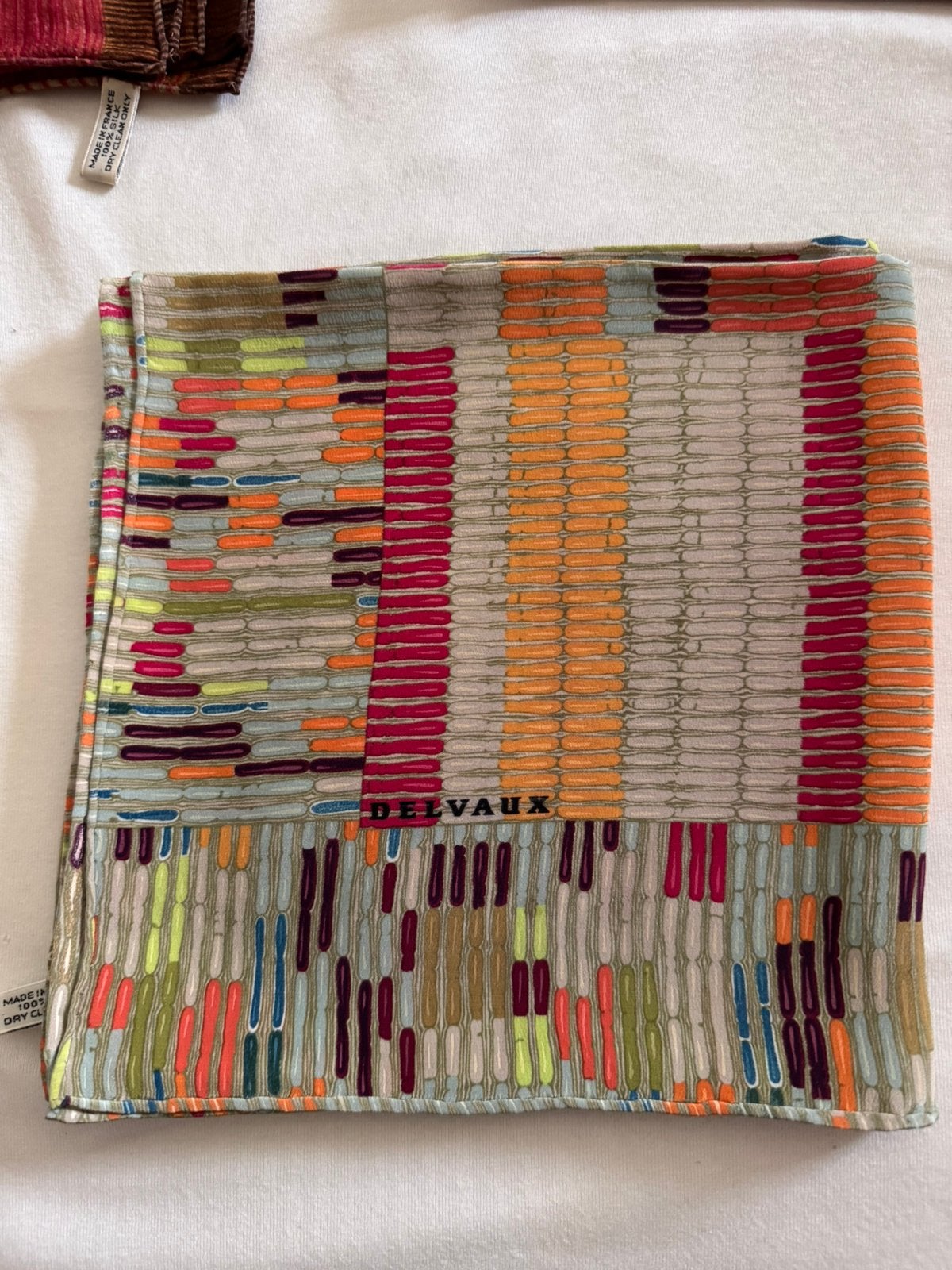 Delvaux Fantasia Arc-en-ciel foulard / zijden sjaal, Enlèvement, Comme neuf