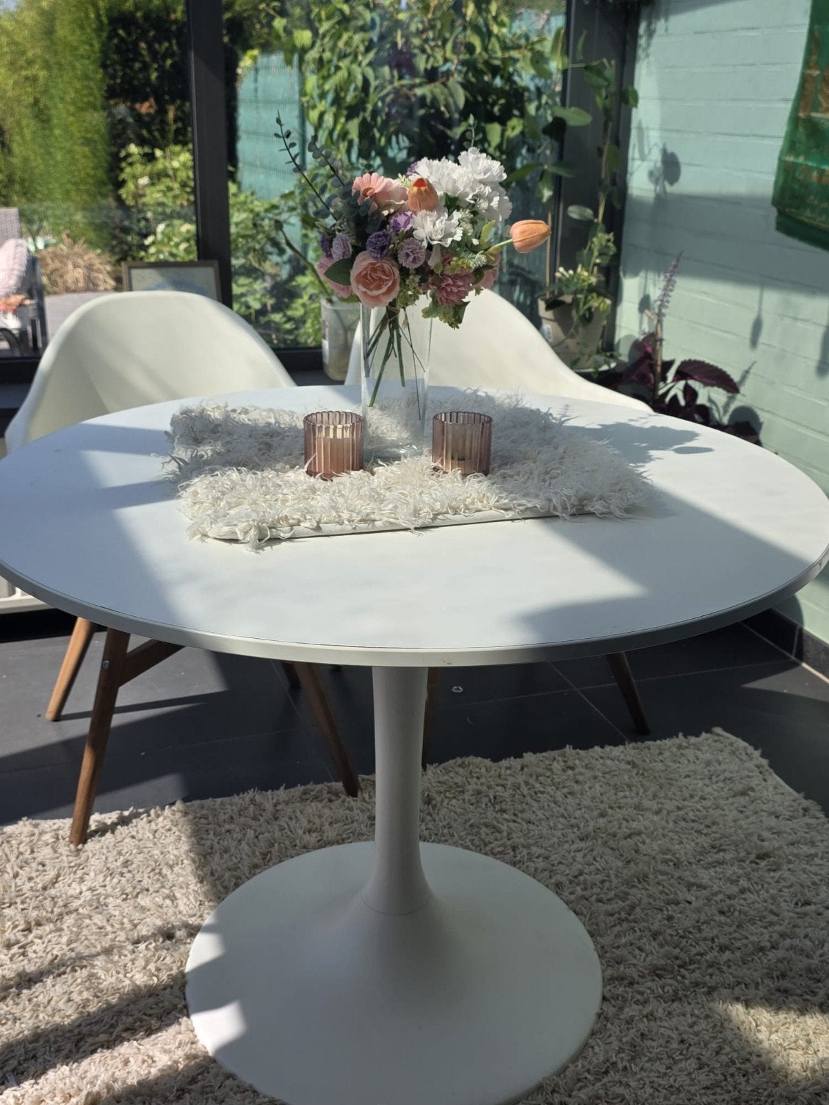 Table à manger ronde moderne (blanche, base en trompette) -, Maison & Meubles, Enlèvement