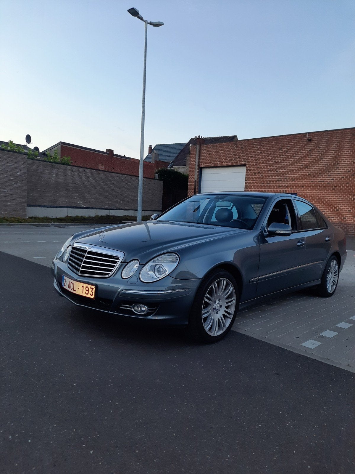 Mercedes E280 sport pack 4 matic, Autos, Cuir, Argent ou Gris, Achat, 4 portes