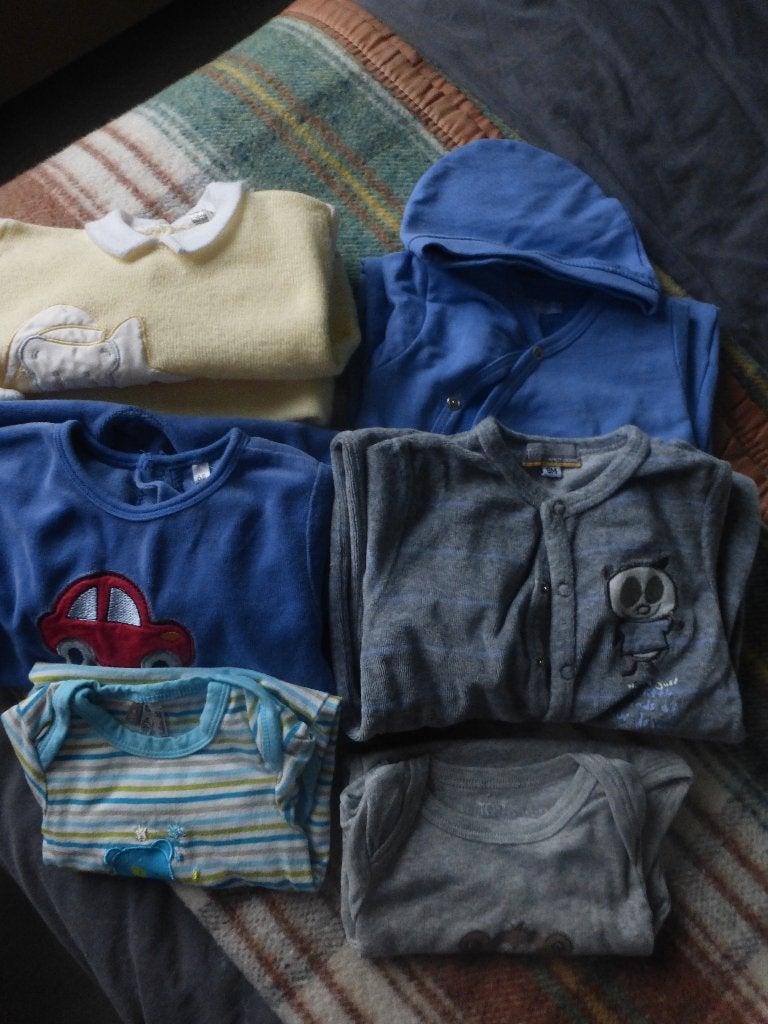 Lot 7 vêtements bébé, grenouillères,bodys, bonnet, ensemble, Enfants & Bébés, Enlèvement ou Envoi, Comme neuf