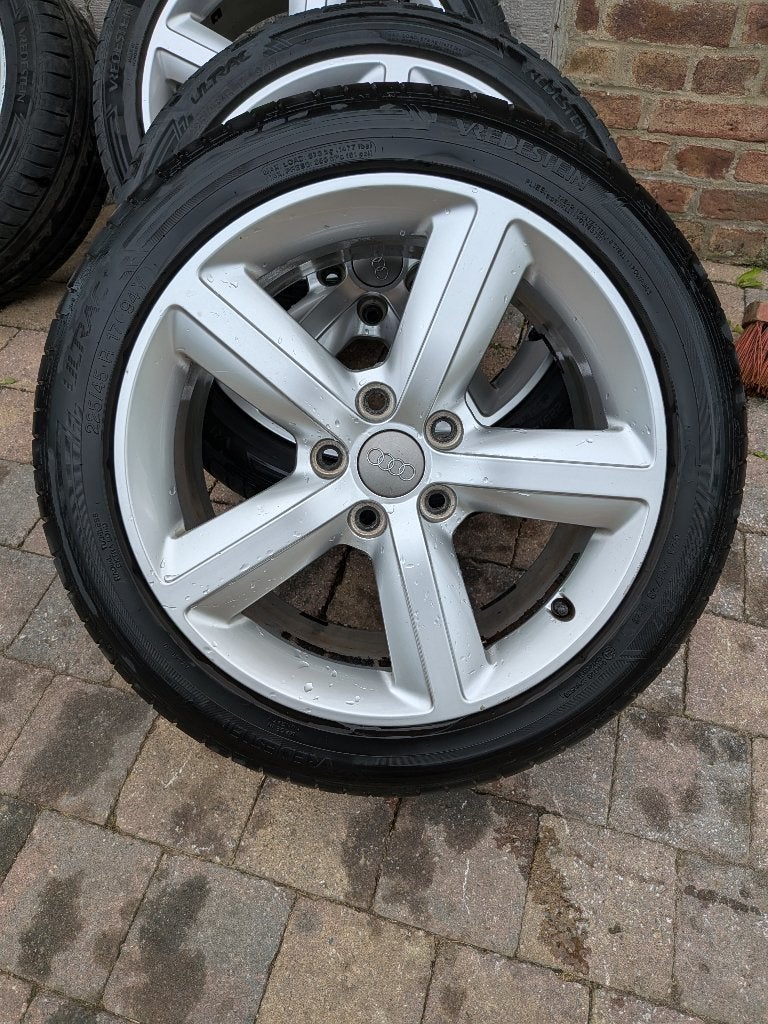 Jantes Audi 5X112 avec pneus 225/45/17, Autos : Pièces & Accessoires, Véhicule de tourisme, Pneus été, 17 pouces, Enlèvement
