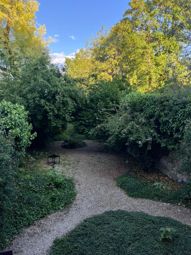 Op zoek naar persoon om tuin te renoveren en te onderhouden, Ophalen