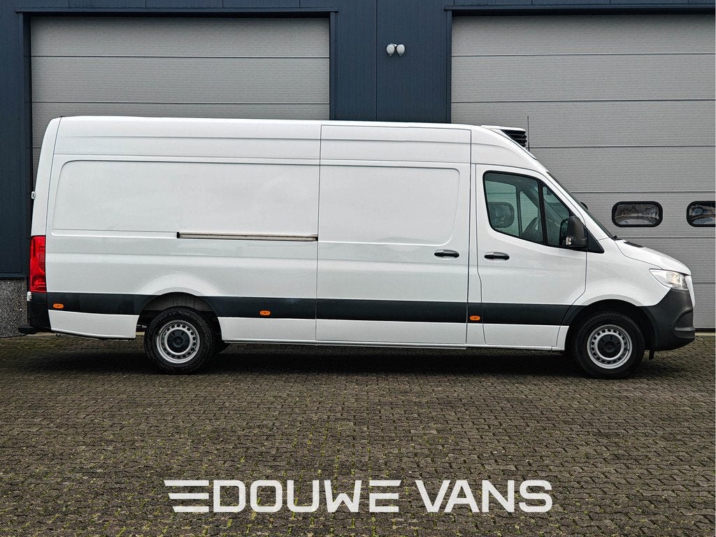 Mercedes-Benz Sprinter L3 H2 317 Vrieswagen Automaat MBUX 10, Auto's, Automaat, Gebruikt, 4 cilinders, 2800 kg