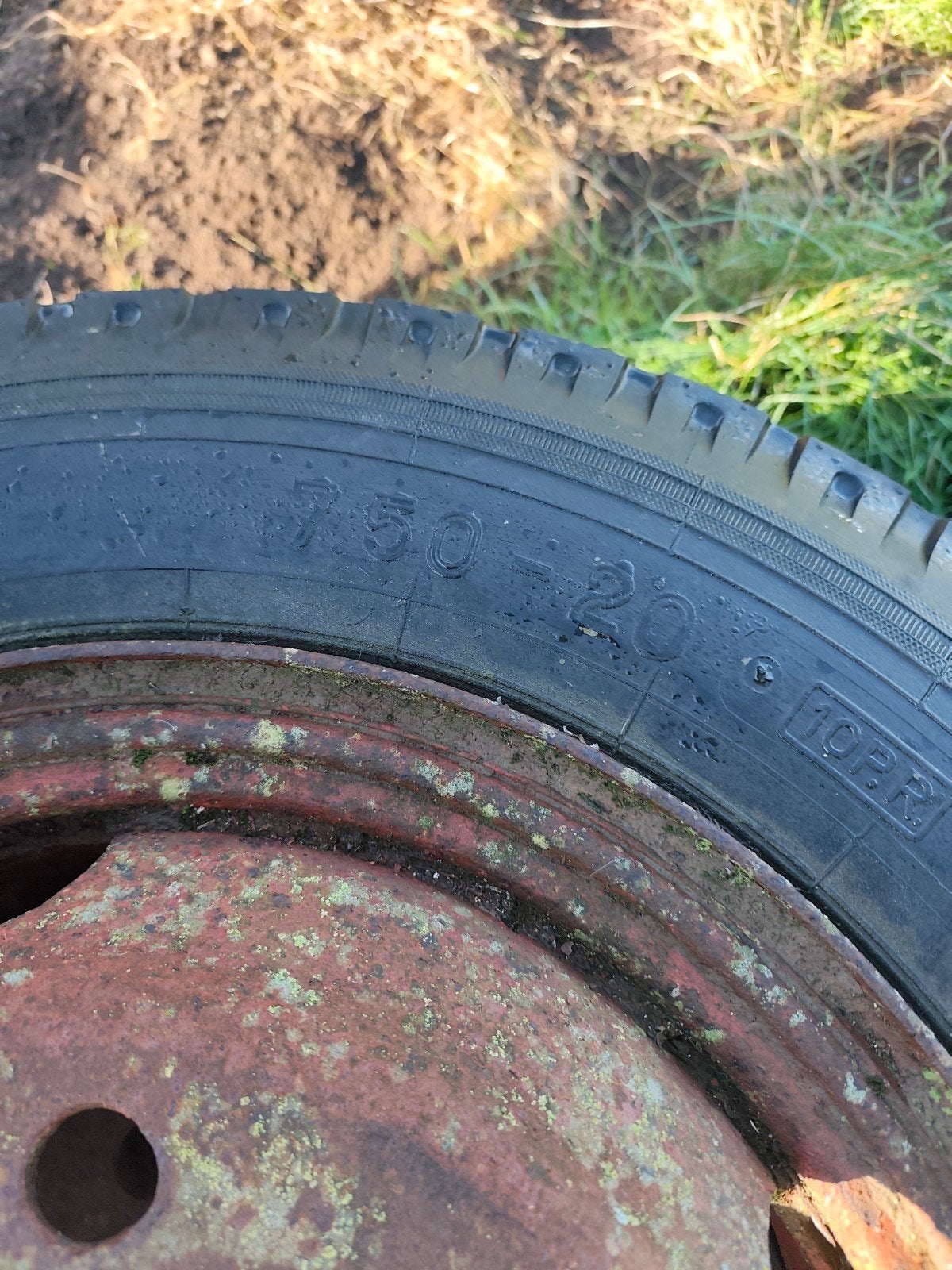gratis banden 7.50-20, Zakelijke goederen, Landbouw | Onderdelen | Banden, Velgen en Assen, Ophalen