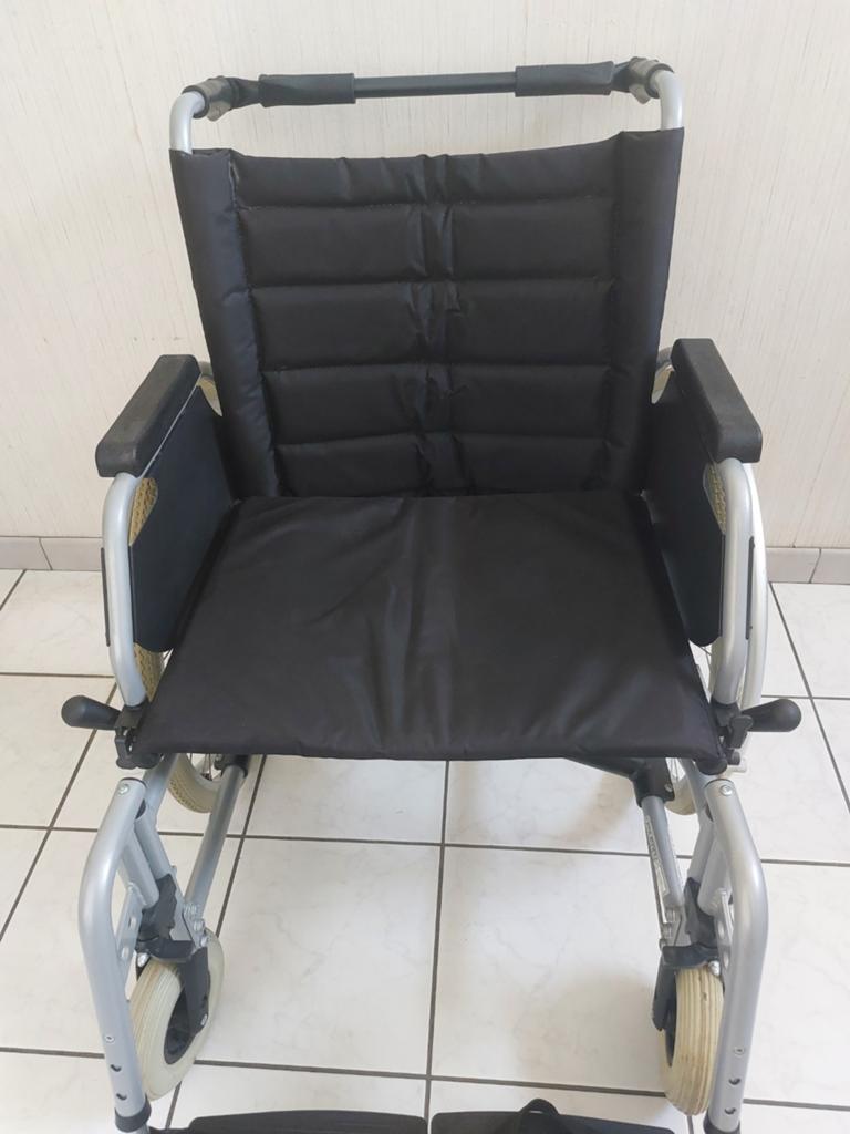 Chaise roulante grand taille