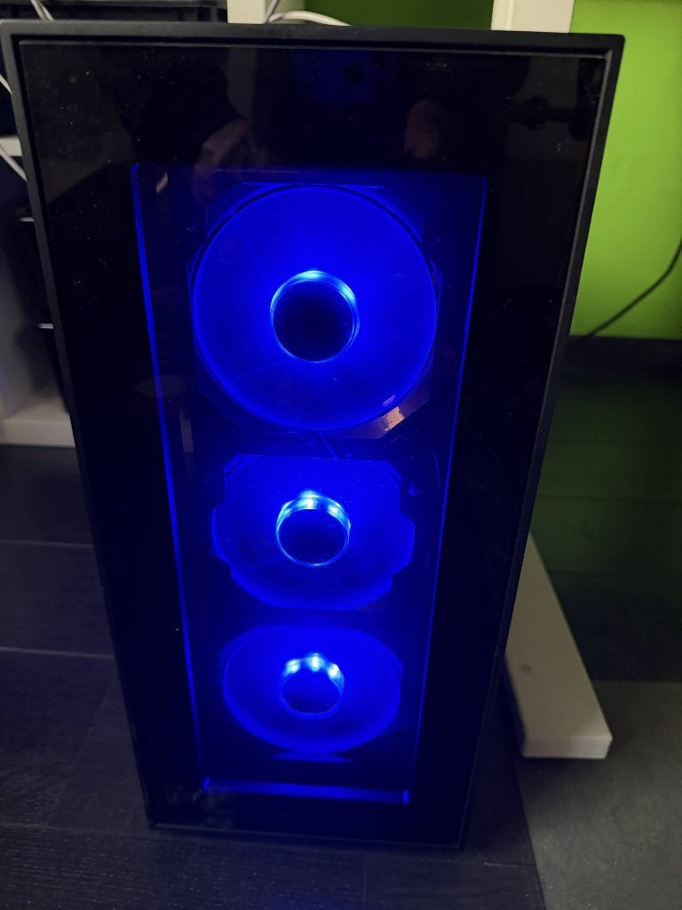 Desktop PC, Computers en Software, Ophalen, Zo goed als nieuw, 4 TB, HDD