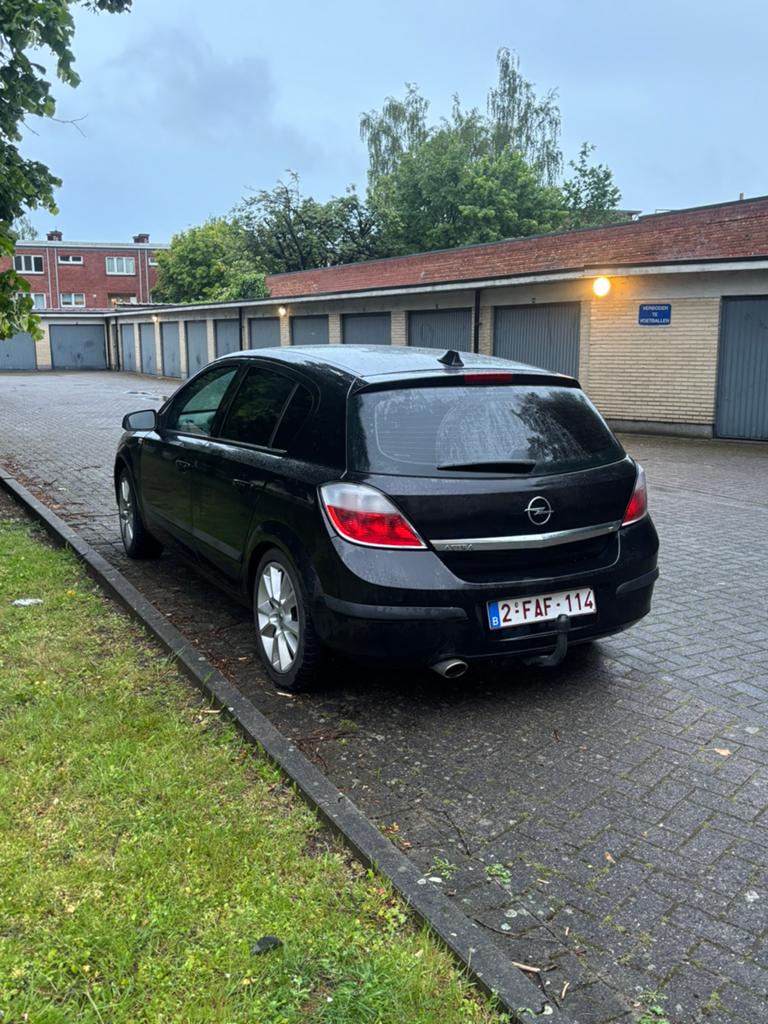 Opel astra 1.8 benzine 2005, Autos, Opel, Particulier, Astra, Apple Carplay, Essence, Enlèvement