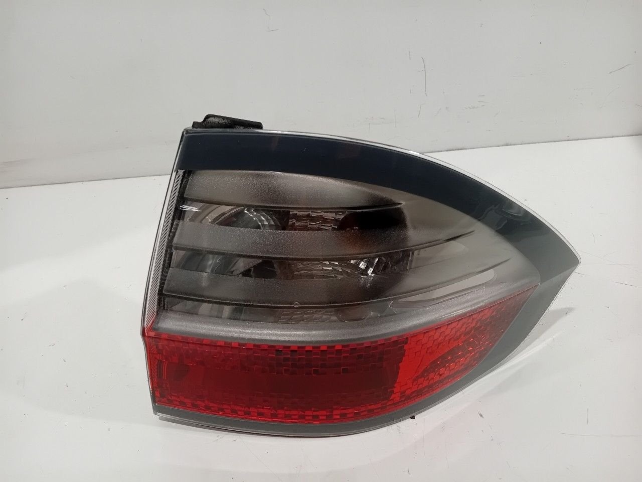 Achterlicht carrosserie rechts Ford S-Max, Auto-onderdelen, Onderdelen@venauto.nl, Van der Ven Autorecycling B.V., Gebruikt, Ettenseweg 76, 4706 PB Roosendaal, The Netherlands