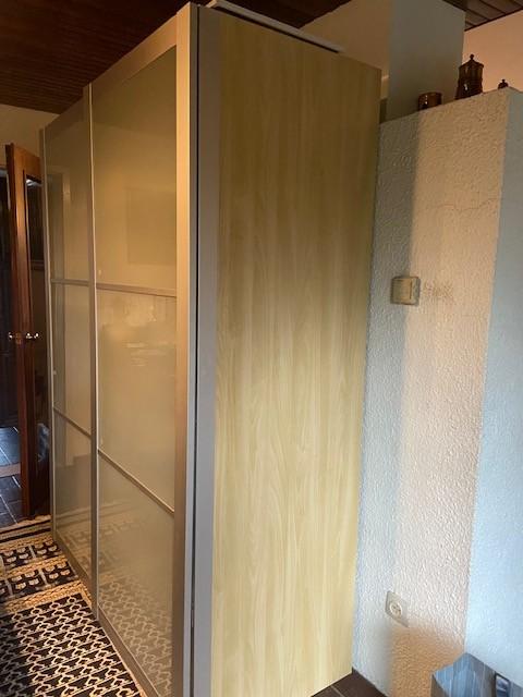 kleerkast IKEA - PAX LYNGDAL, Kunststof, Modern, lichte houtkleur en matte vensters in de deuren., 100 tot 150 cm, 200 cm of meer