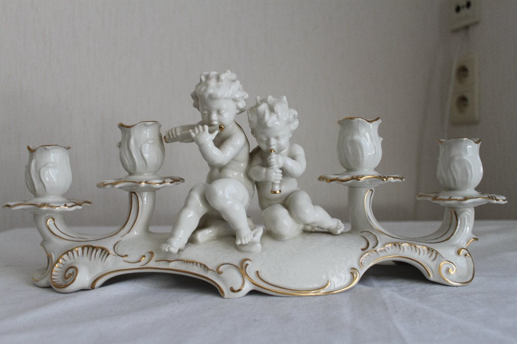 bougeoir couple d'angelots en porcelaine, Comme neuf, Autres types, 12 cm, Enlèvement ou Envoi