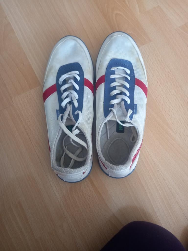 Sneakers pointure 42, Enlèvement