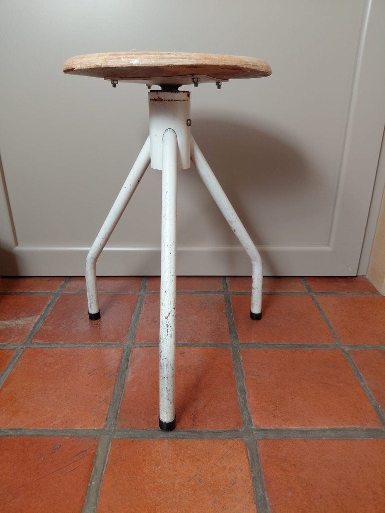 Vintage industriele driepoot kruk 1962 TUBAX Vilvoorde, Antiek en Kunst, Ophalen of Verzenden