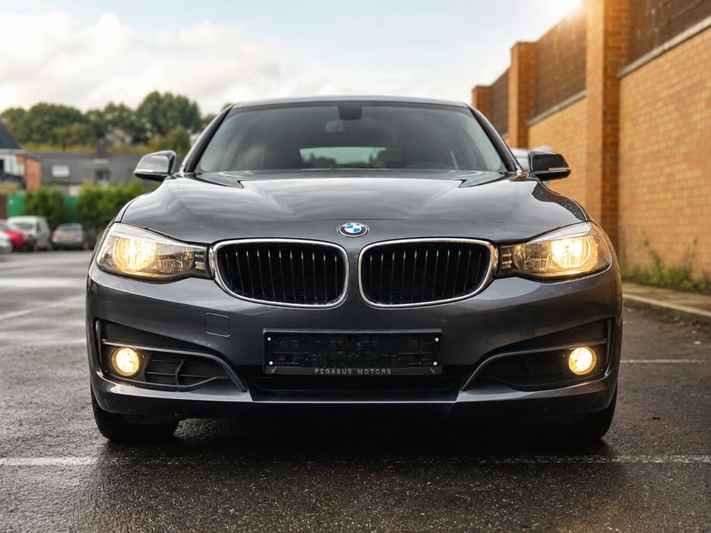 Bmw 318D, Autos, BMW, Boîte manuelle, Noir, 5 portes, Particulier