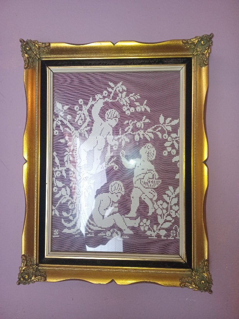 Cadre décoratif ancien en broderie, Enlèvement ou Envoi