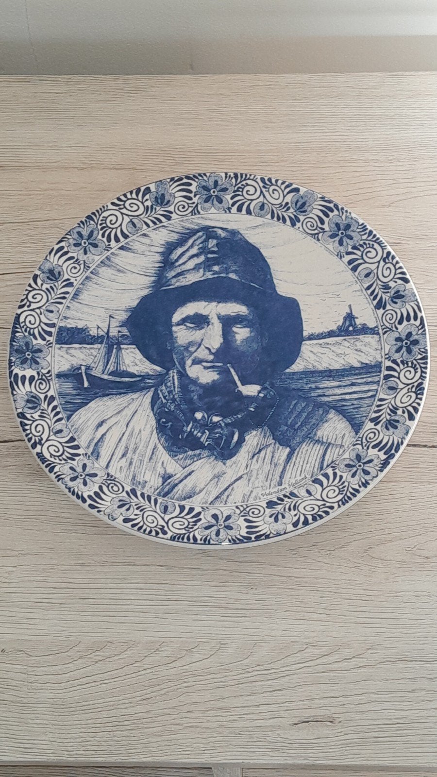 Assiette Delfts., Enlèvement