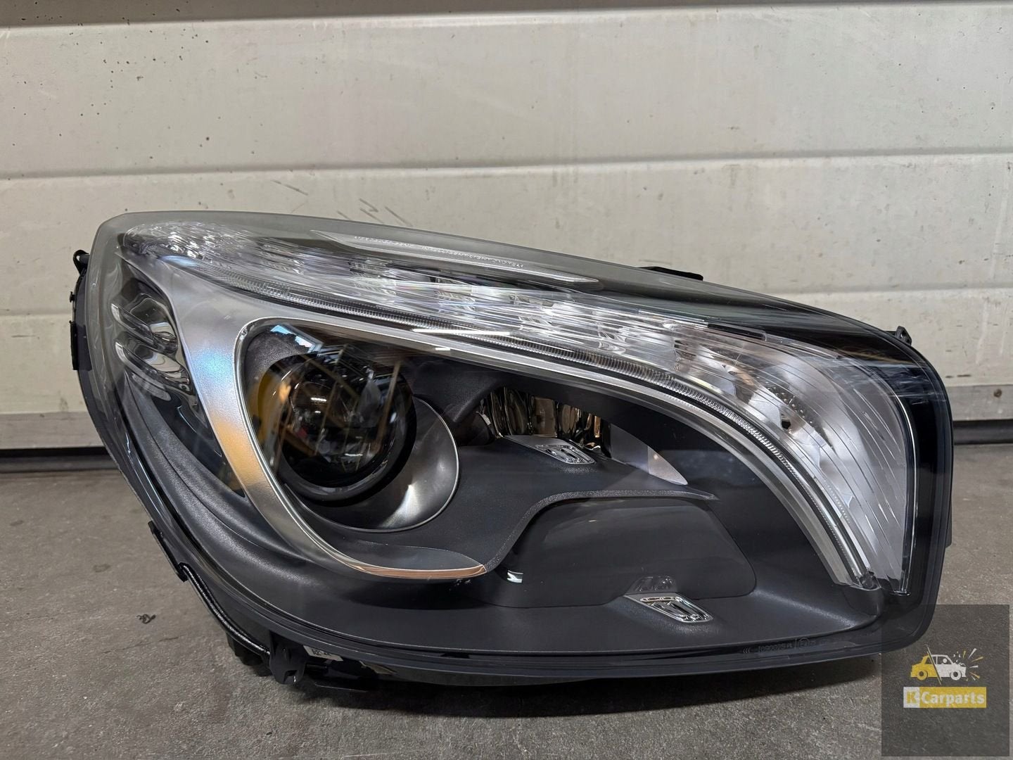 Mercedes SL W 231 bi xenonlamp rechts A2318207261, Gebruikt, Mercedes-Benz AG, Mercedes-Benz, Mercedesstrasse 120
70372  Stuttgart, DE