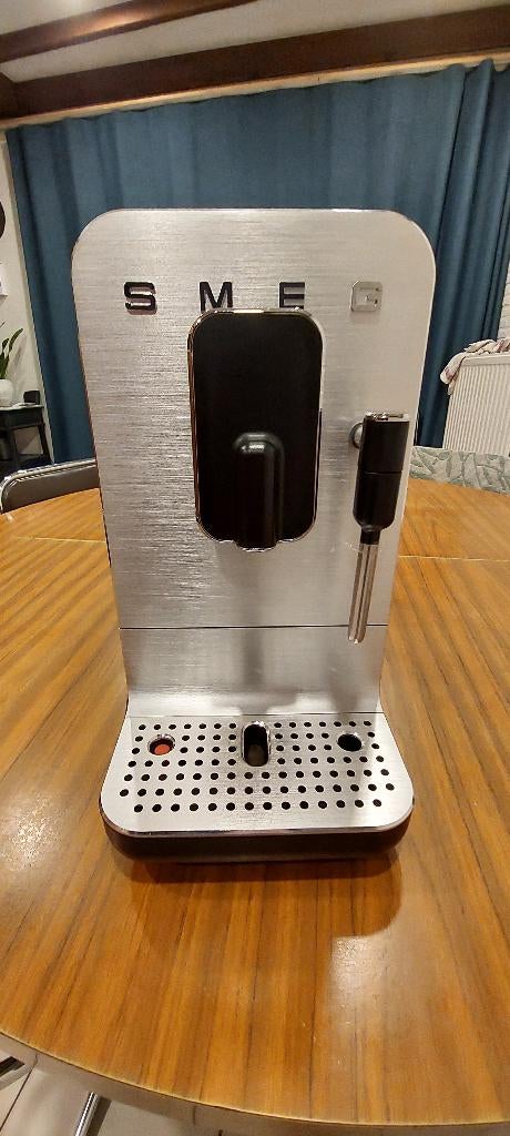 Smeg volautomatisch koffietoestel met bonen, Ophalen, Overige modellen, 10 kopjes of meer, Koffiebonen