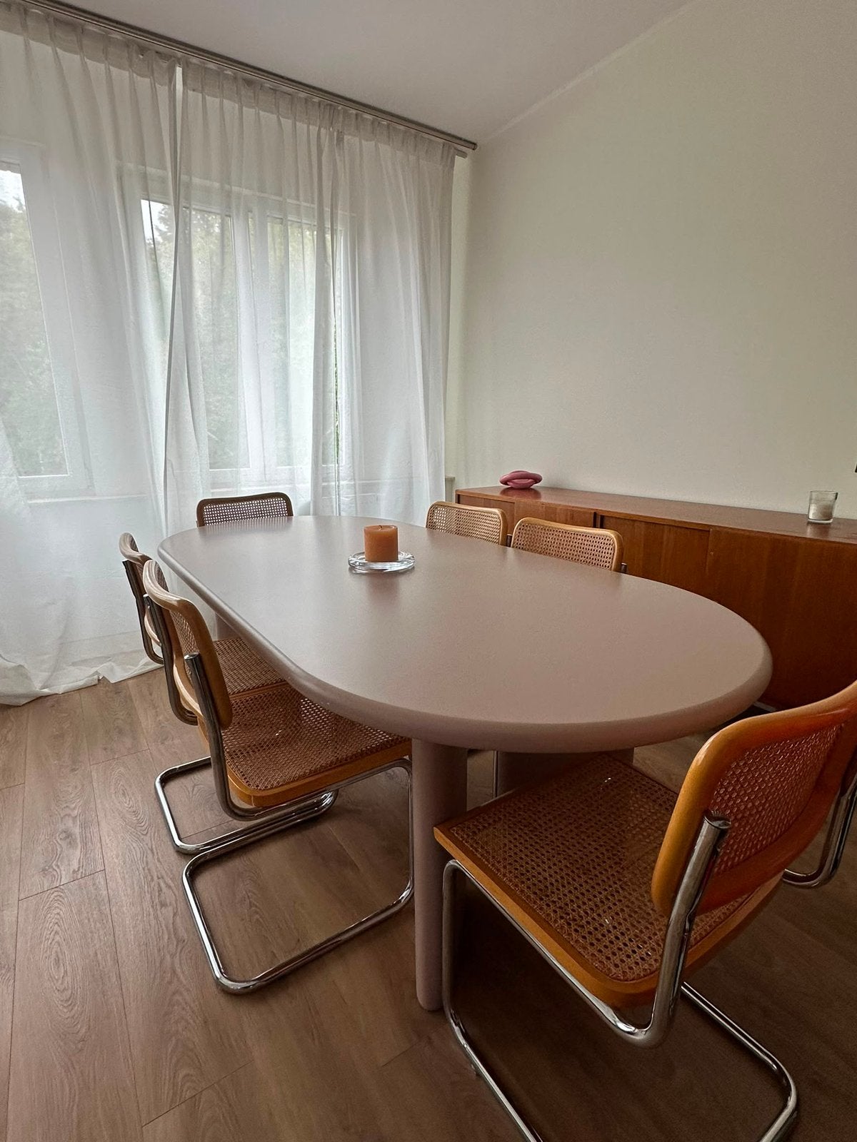 Table de salle à manger Sklum rose pastel, Huis en Inrichting, Woonaccessoires | Memoborden, Ophalen, Gebruikt