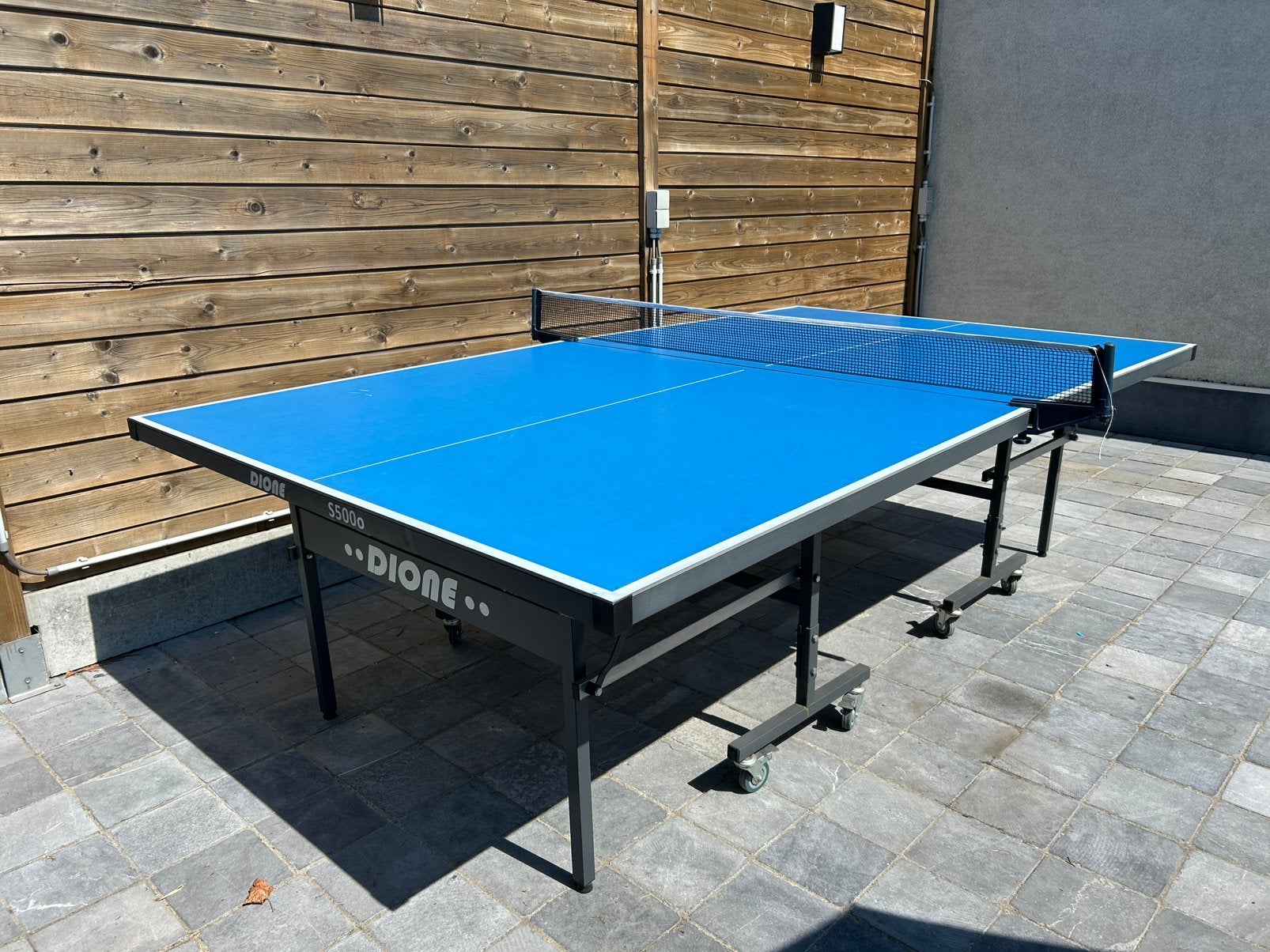 DIONE  tafeltennistafel outdoor GERESERVEERD TOT 2/8, Ophalen, Gebruikt, Tafel Outdoor, Verrijdbaar