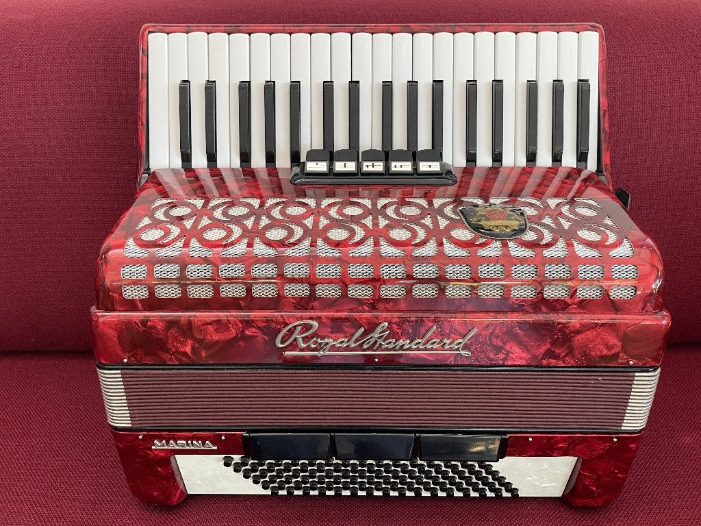 Fraaie duitse Royal Standard accordeon . 96 bas . 3 korig ., Gebruikt, Met koffer, 96-bas, Weltmeister