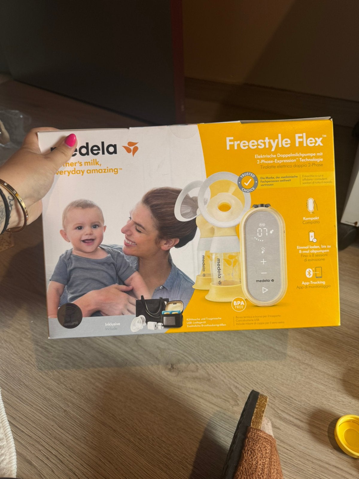 Medela dubbele elektrische borstkolf, Kinderen en Baby's, Ophalen, Zo goed als nieuw, Borstkolf