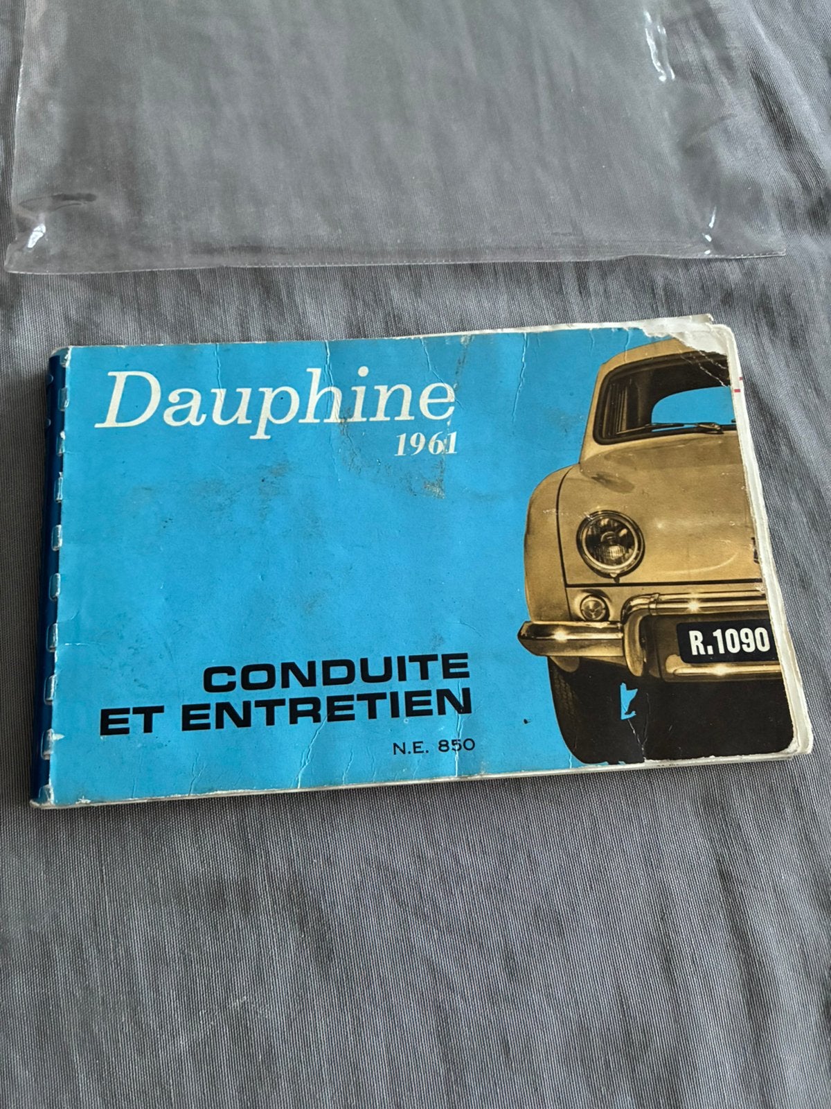 livre technique mode d'emploi Renault Dauphine 1961, Ophalen