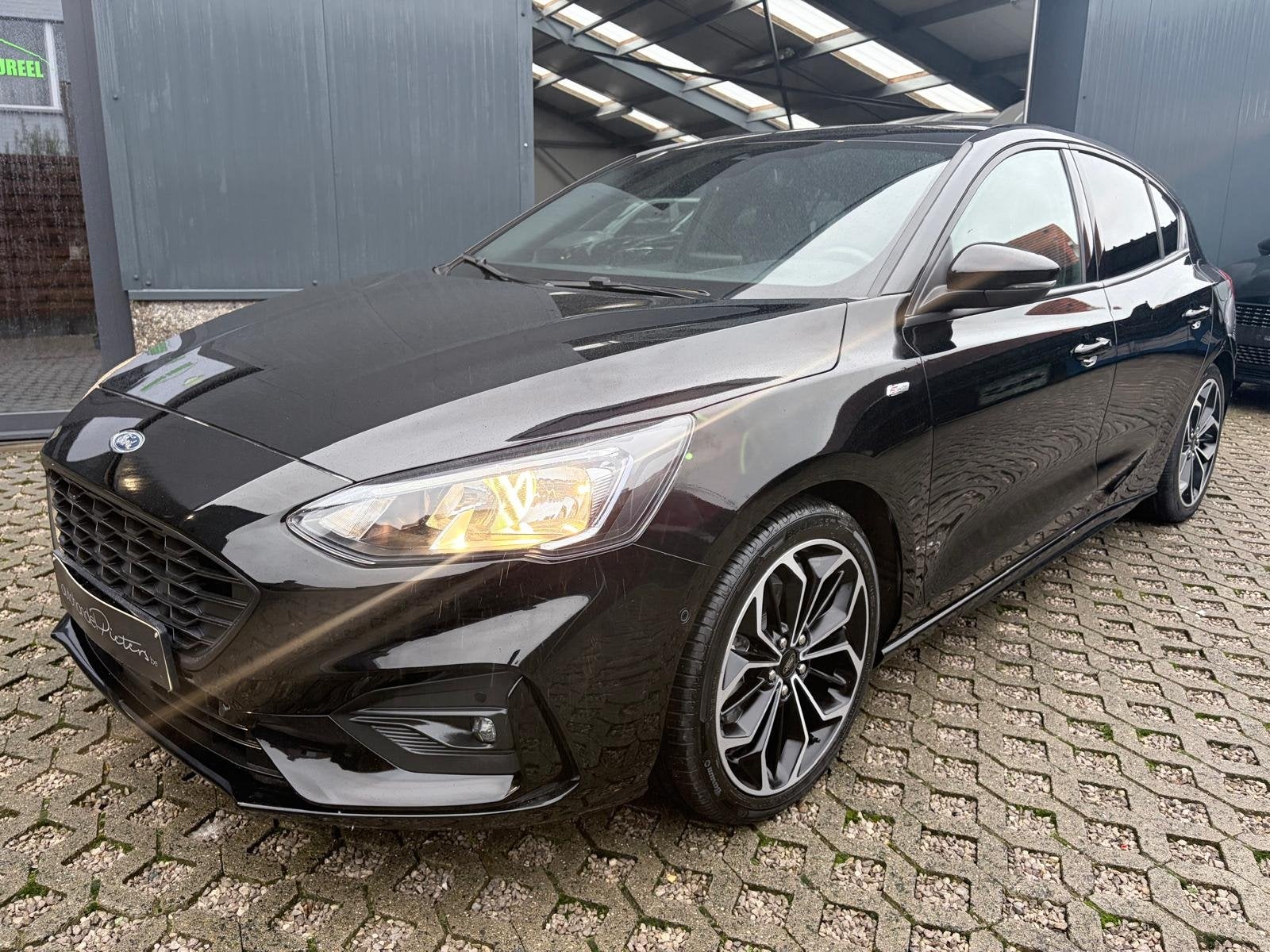 Ford Focus ST line - benzine - Slechts 58000 km, Autos, Ford, Euro 6, Entreprise, Noir, 5 portes