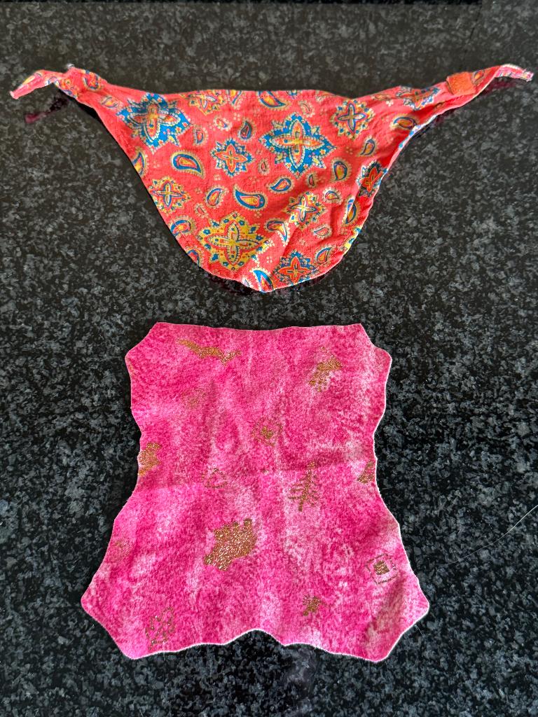 Barbie 1995 Pareo doek & Deken of sjaal ( vintage ), Enlèvement ou Envoi, Comme neuf, Vêtements