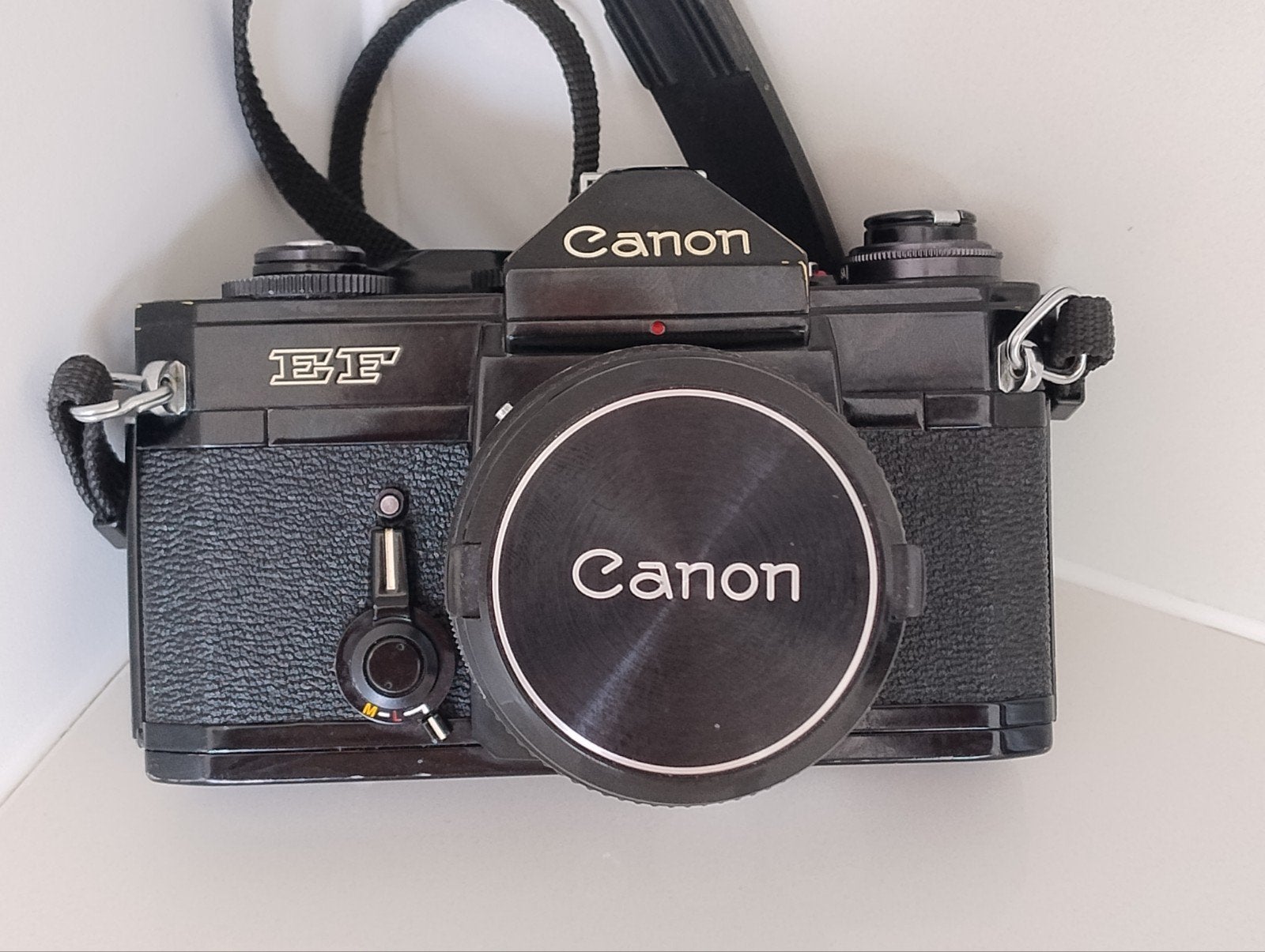 Canon EF camera met een Canon FD 28mm 1:3.5 S.C. lens+ Riem, Ophalen of Verzenden, Gebruikt, Spiegelreflex, Canon