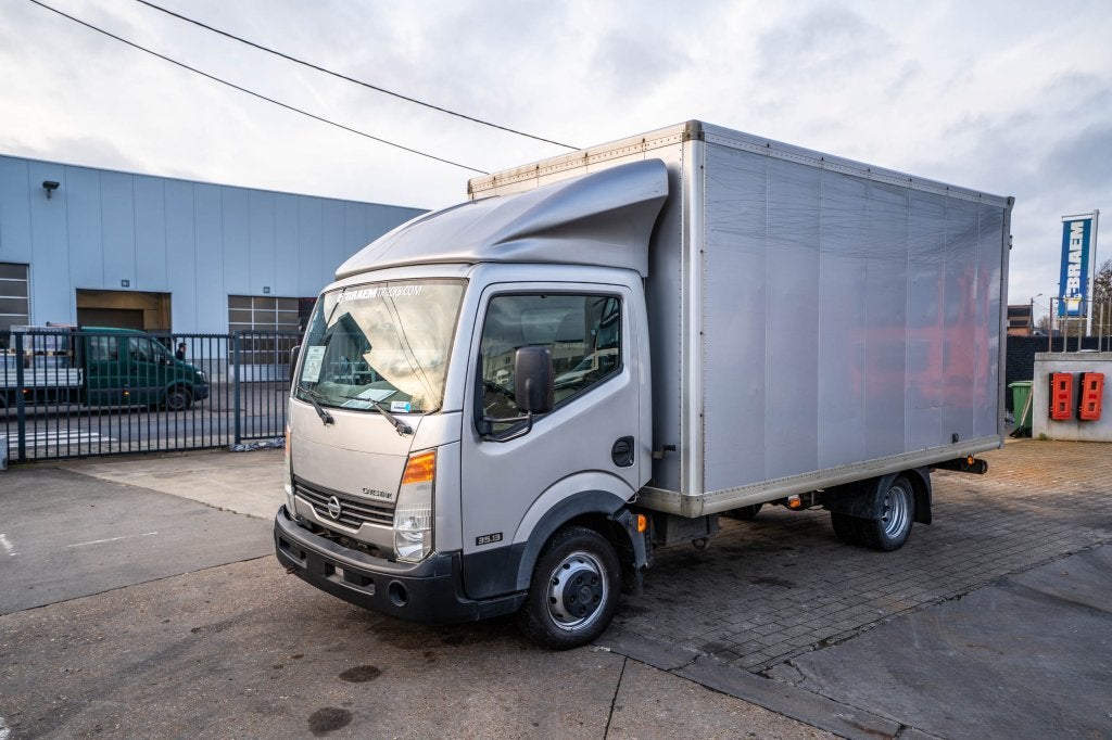 Nissan Cabstar 35.13, Autos, Argent ou Gris, Achat, Entreprise, Boîte manuelle